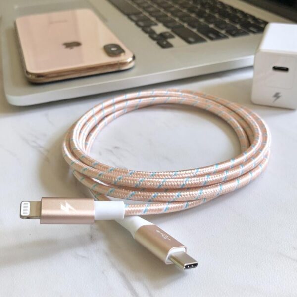 Rose Lightning Cable (5 ft / 1.5m longitud)